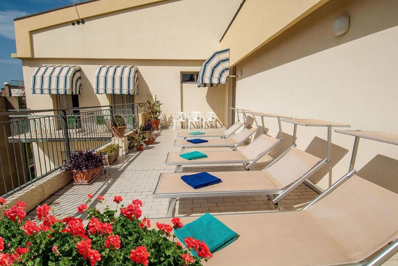 Hotel Ninfea Каттоліка Екстер'єр фото