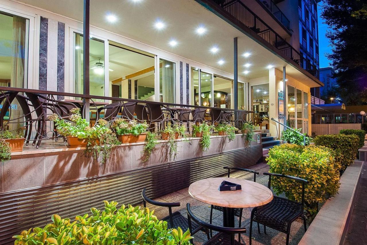 Hotel Ninfea Каттоліка Екстер'єр фото